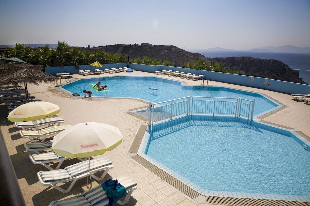 Pantheon Hotel Kefalos  Exterior photo